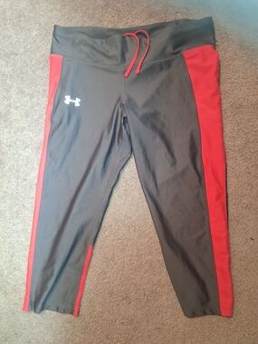 Under Armour Women's Gray and Pink Athletic Capris